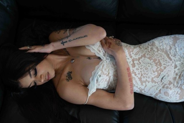 Puerto Rican Princess (21) — Foot Fetish + Video Verification - 1