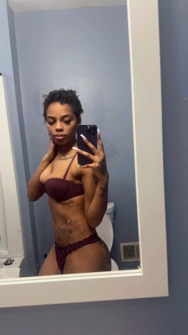 Toledo Slim Waist Escort for One Night — Facetime/Duo Verification - 1