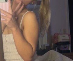 Super Young Friendly Petite Girl — Spatial Content Videos & Videocam Shows - Image 3