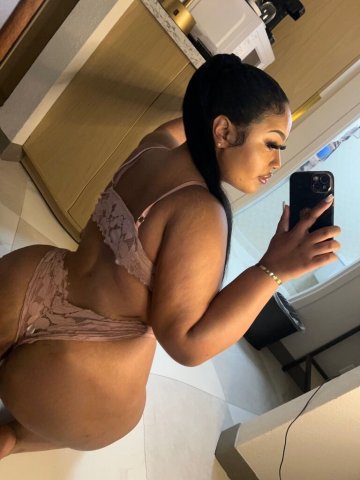 Thick Filipina Escort — Half Hour & Full Hour - 1