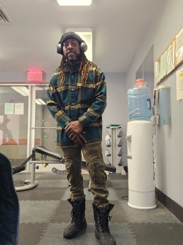 Bronx Male Escort — Slim Athletic Fitness Type - 1