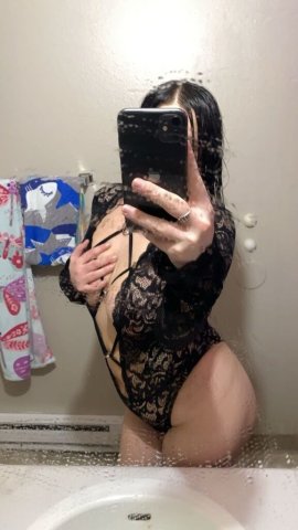Spokane Female Escort — discreet upscale sessions - 1
