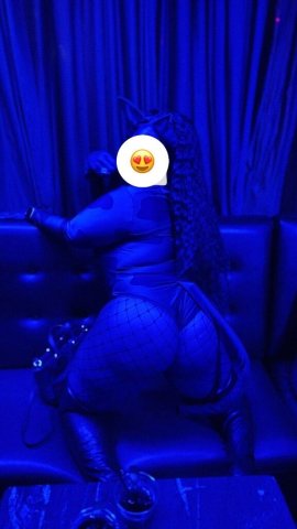 Manhattan Ms.718 outcalls with FaceTime verification - 1