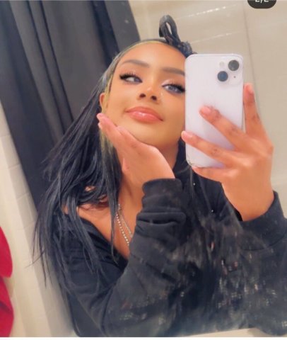 Petite Female Escort — Upscale Outcalls & Car Dates (Oakland/East Bay) - 1