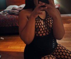 Petite Female Escort — Upscale Outcalls & Car Dates (Oakland/East Bay) - Image 2