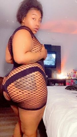 Inland Empire CA Female Escort — Carplay + Outcalls (Deposit for Outcalls) - 1