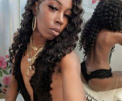San Fernando Valley escorts - San Fernando Valley Female Escort — Private room pickup