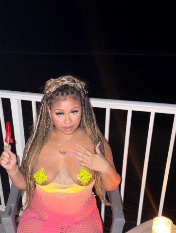 Minneapolis / St. Paul Sweet Candy Flavored Escort (Chocolate & Vanilla) — Two Girls - 1