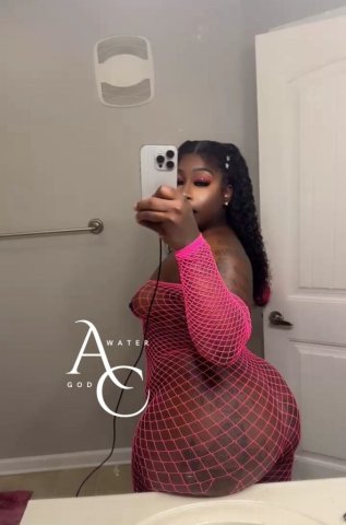 Greenville SC Goddess Watergod — New Girl Fetish-Friendly Escort - 1