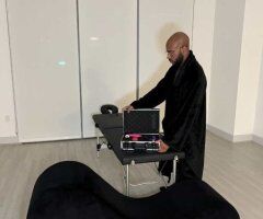 Northern Virginia escorts - King Leo — Discreet Male Escort for Couples & Women (BDSM, Massage, Threesomes)