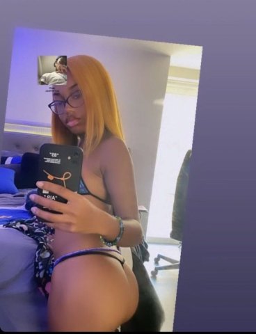 Petite Sexy Brownskin - 19 - 1