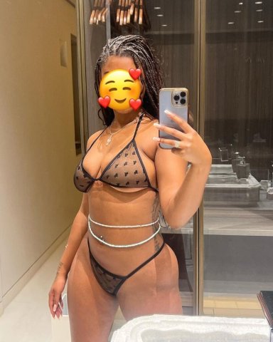 Denver CO Female Escort — Apartment Encounters in Rohrmoser - 1