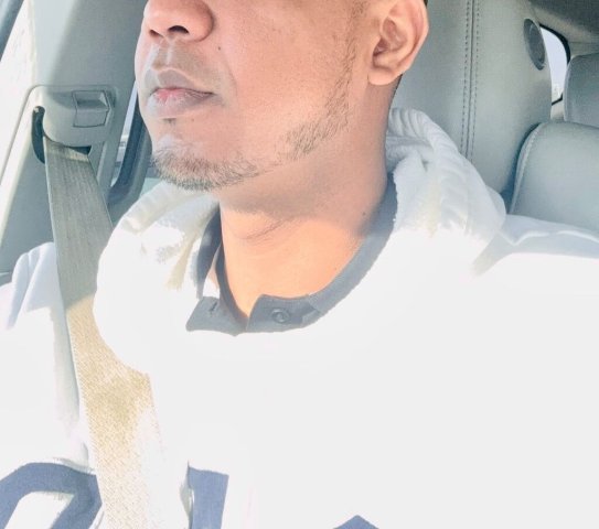 Des Moines, IA Male Escort — Massage Included - 1