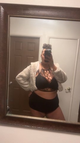 Portland OR Female Escort — Luxury Incall, Outcalls & Car Dates - 1