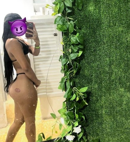 Latina dulce y discreta — chica joven en Fayetteville (NC) - 1