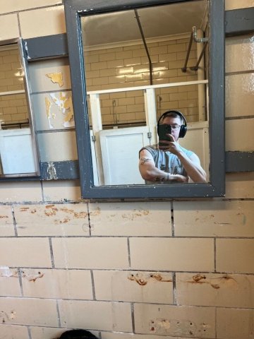 Discreet Male Escort in Muscle Shoals, AL (Incall or Outcall) - 1