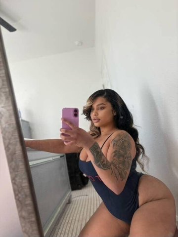 Miami Female Escort — 30-min throat goat special - 1
