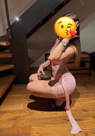 Flaquita Bella  — Colombiana en Queens - 1