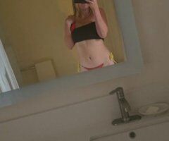 Palm Springs escorts - Late-night companion in Palm Springs — soft lips, playful chemistry