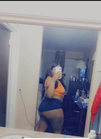 Shay Cum — Milwaukee Female Escort (In-calls & Out-calls) - 1