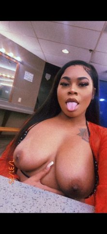 Black Juicy Pussy & Curvy Slimthick Escort (28) - 1