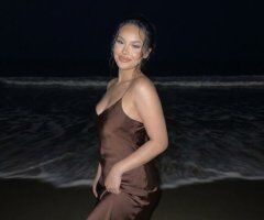 Outcalls With Bubbles — Discreet Female Escort (Orange County) - Image 3