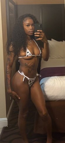 Ventura Female Escort — Kit-Kat for Incalls & Outcalls (24/7) - 1