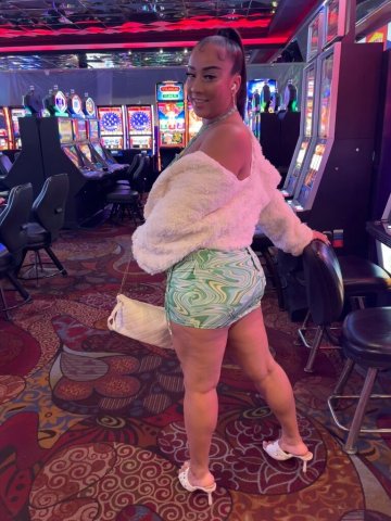 Nadia — Western Kentucky Female Escort (Outcalls CarFun) - 1
