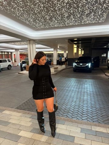 Curvy 24-Year-Old Female Escort — Phoenix Daddy Play - 1