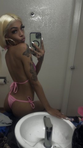 Long Beach CA Female Escort — Throat Goat Service - 1
