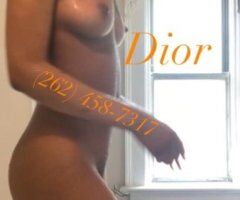 Milwaukee Female Escort — Outcalls & Car Date 23 - Image 2