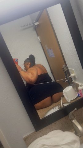 Milwaukee Head Hunter Escort for Adult Fun — Older Men Only - 1