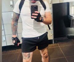 Colombiano Hot  — Hombre colombiano tatuado y lechero - Image 6