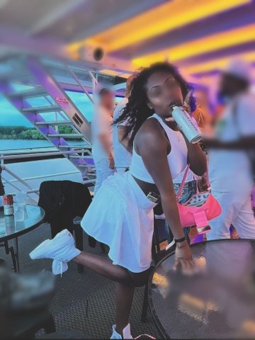 Eau Claire Escort — 5/7 to 5/14 (30) extended dates - 1