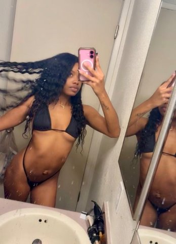 Las Vegas Petite Queen — In-Call or Car Date - 1