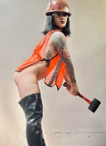 Toledo Ohio Escort — Donate After a Required Selfie - 1