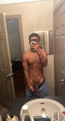 Hattiesburg MS Male Escort — Incalls & Outcalls for Women & Couples - 1
