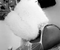 Dallas Pretty & Petite Female Escort (Outcalls & Car Dates) - Image 3