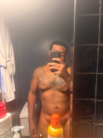 Indianapolis IN Male Escort — Muscular 8-inch service (mobile) - 1