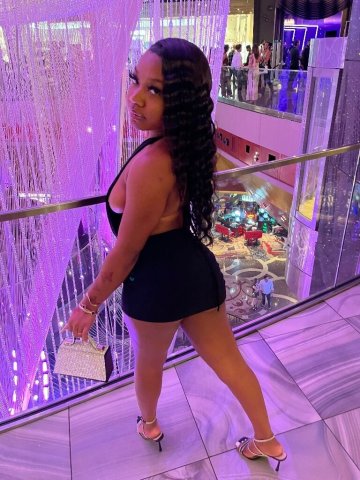 Long Beach Hottie (21) — Female Escort for Incalls, Outcalls & Car Fun - 1
