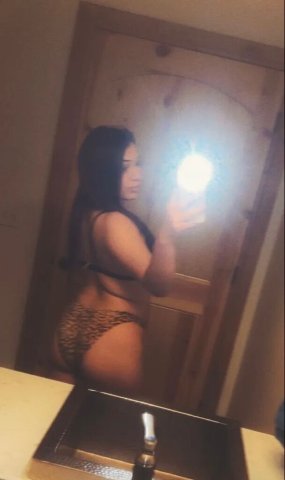 Petite Luxury Companion in Seattle (Soft, In-Control) — Incall in Kent - 1