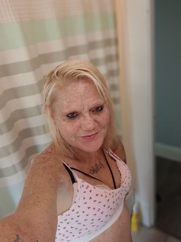 Columbus, Ohio Female Escort — Throat Goat Style (35) - 1
