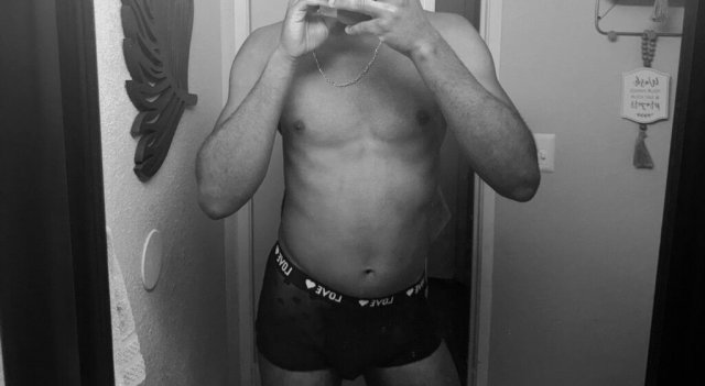 Wichita Falls TX Male Escort — Incall or Outcall (Night Only) - 1