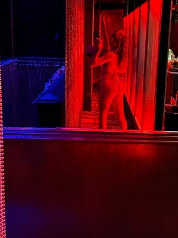 Detroit Petite Blonde Escort (REAL) — Upscale Gentlemen Only - 1