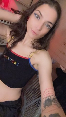 Favor for a favor — Huntsville Female Escort - 1