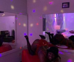 Chicago escorts - Chicago Outcall-Only Female Escort — In/Outdates for 4 rooms