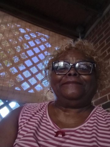 Roanoke, VA Female Escort — pretty and natural - 1