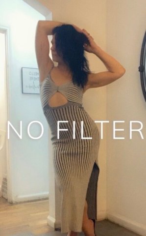 Detroit Female Escort — part therapist, candlelit massage vibes - 1