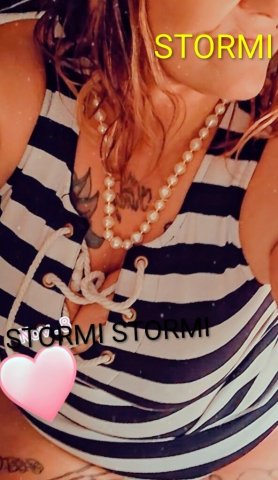 Your favorite COUGAR Rayne — clean, comfy calls with GFE, fetish-friendly vibes - 1