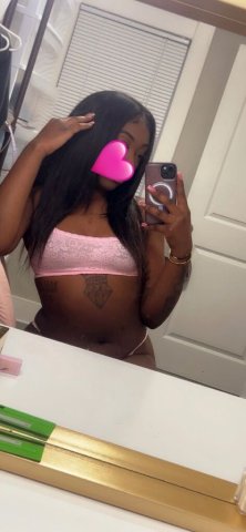 Petite Chocolate Escort (25) in Cincinnati, Ohio — No Bare - 1